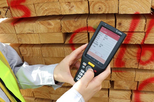 久世のハンディターミナル使用画像